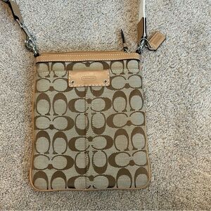 Coach Signature Brown Tan Crossbody Canvas messenger Bag woven adjustable strap